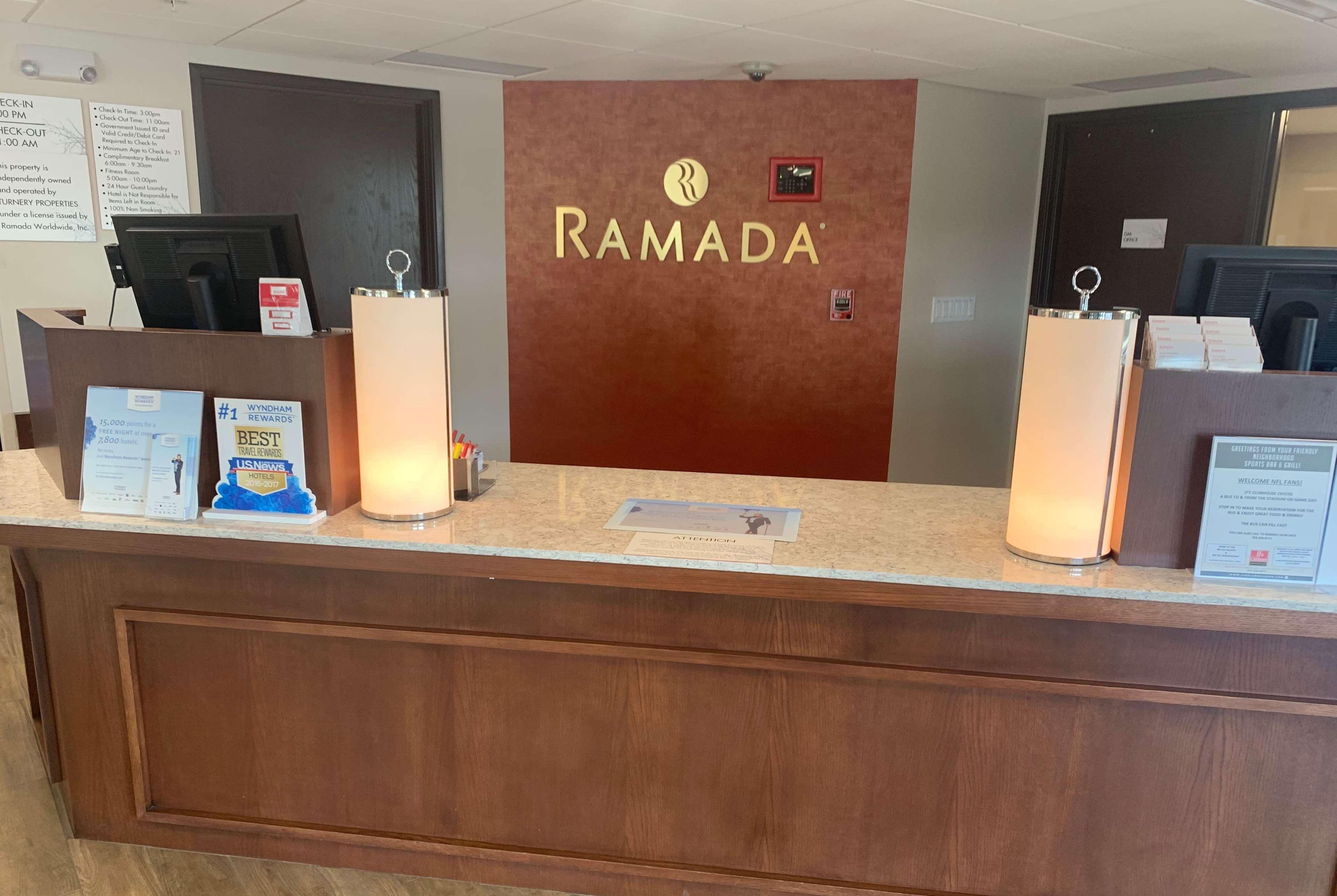 Ramada By Wyndham Minneapolis Golden Valley Экстерьер фото